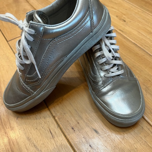 Vans Silver metallic old skool lace up sneakers - Picture 5 of 7